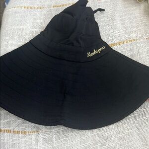 Black Wide-Brimmed Hat with Conical Crown, NWT beach hat